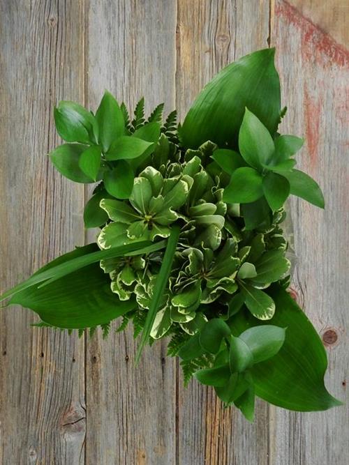 Drop-In Greens  Bouquet Medium 15-17 Stems Grower`S Mix